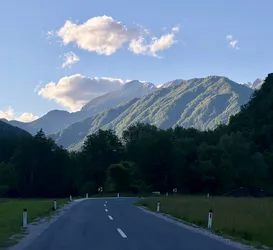 Volče, Slovenia – Apple iPhone 17