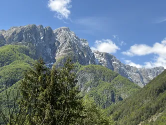 Bovec, Slovenia – Apple iPhone 17