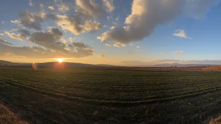 Crăciunelu de Jos, Romania – Apple iPhone 17
