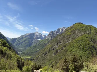 Bovec, Slovenia – Apple iPhone 17