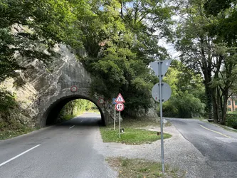 Mályinka, Hungary – Apple iPhone 13