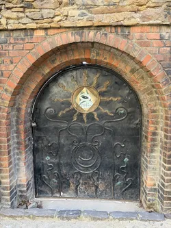 Mediaş, Romania – Apple iPhone 17