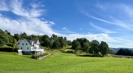 Skjold, Norway – Apple iPhone 13